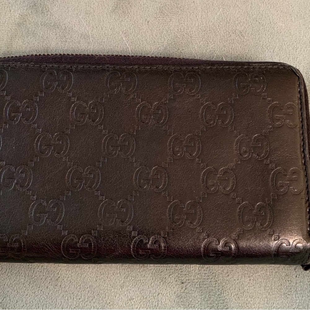 Authentic long Gucci black Leather Zip Wallet